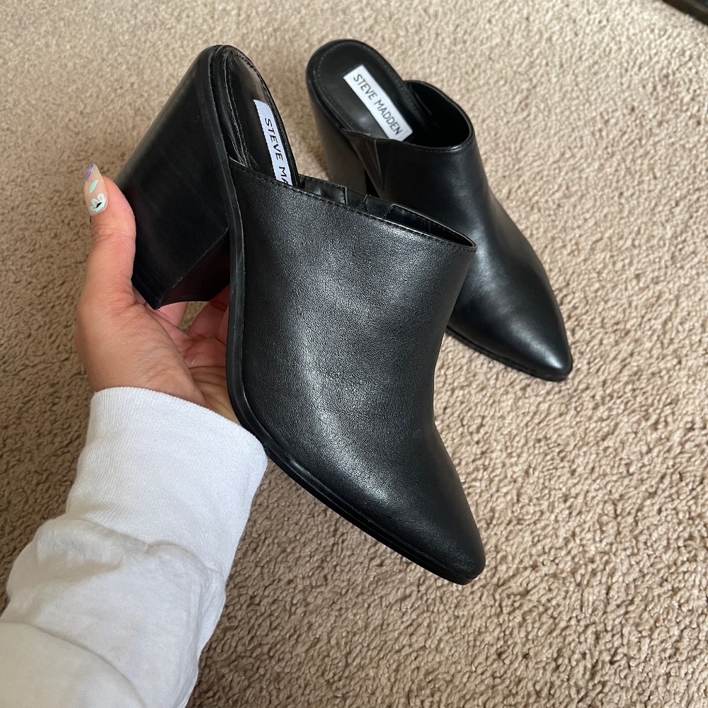 Simone Black Leather Pointed Toe Mules